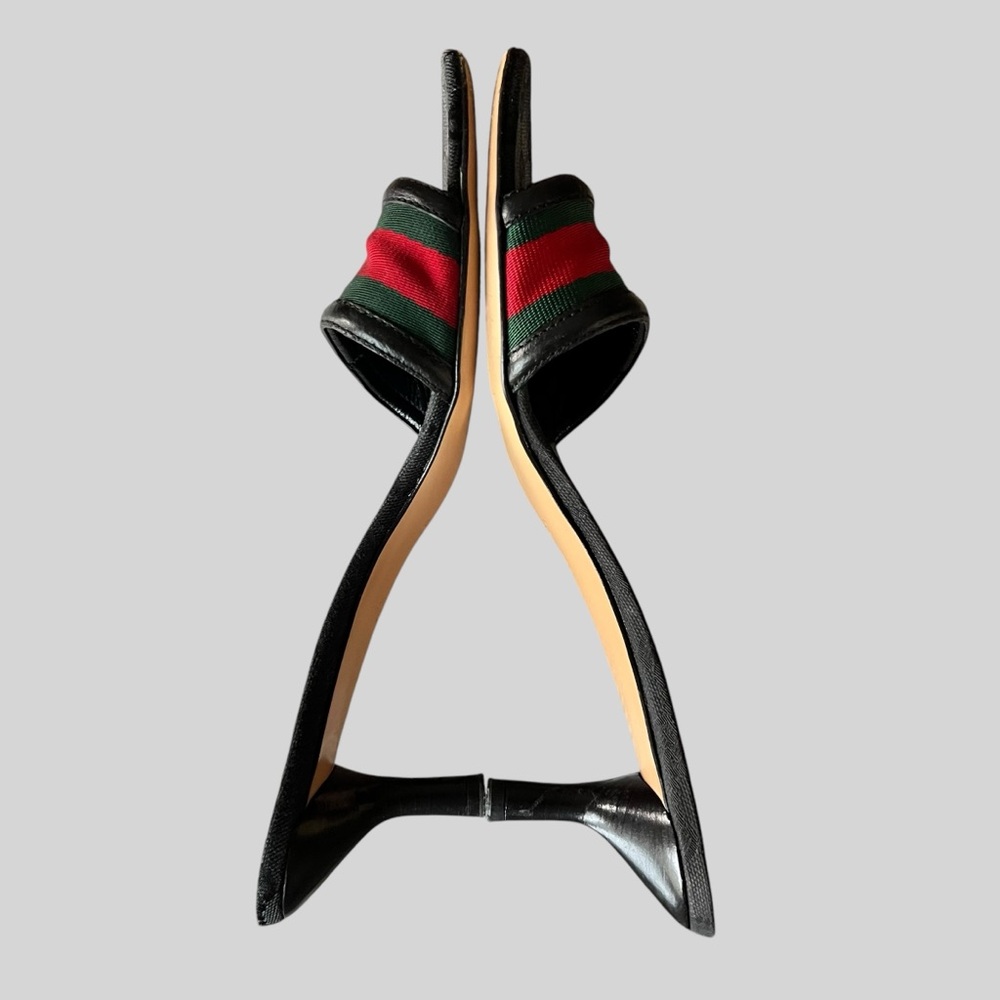 GUCCI Open Toe 2 1/2” heels Sandals. - Picture 5 of 8